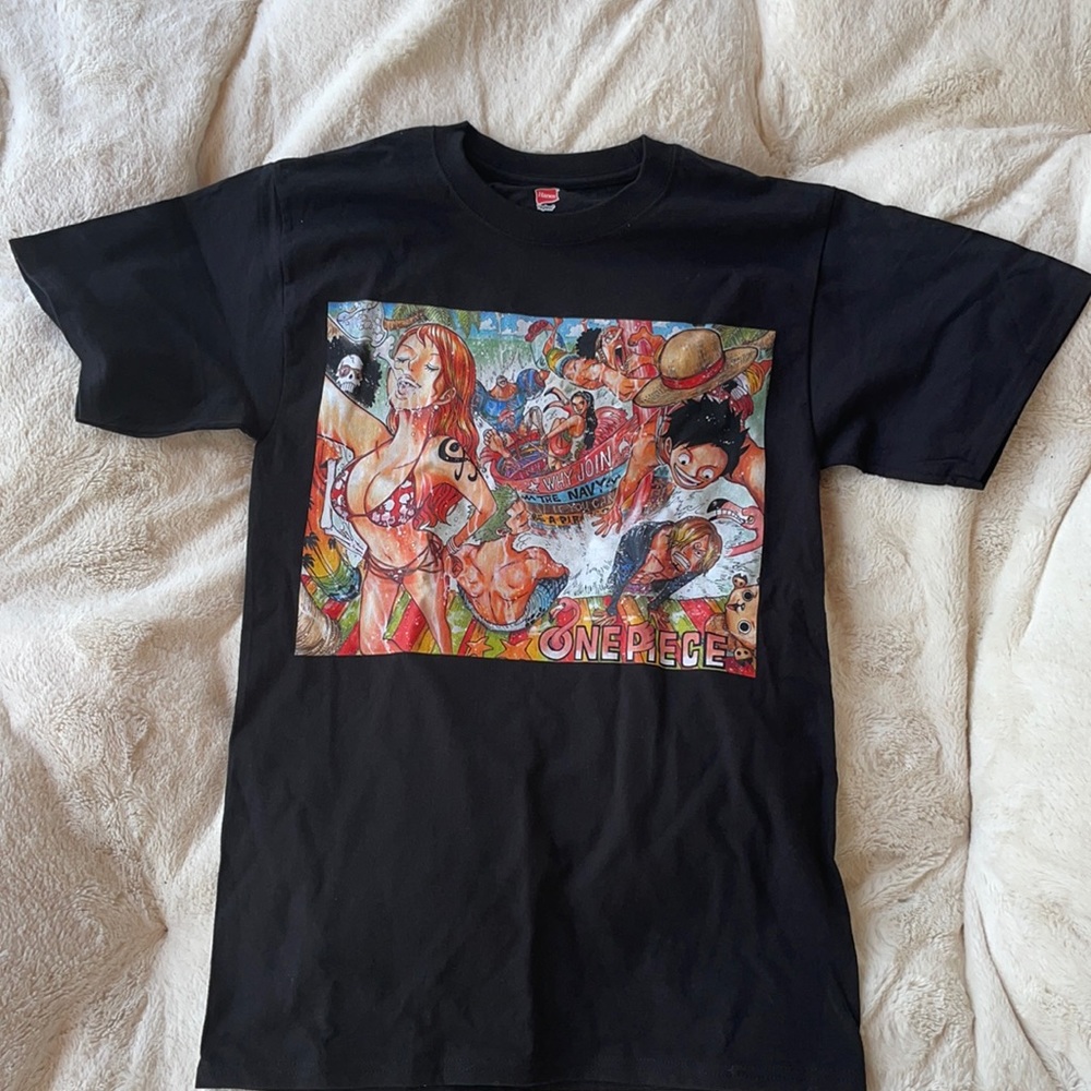 One piece graphic t shirt